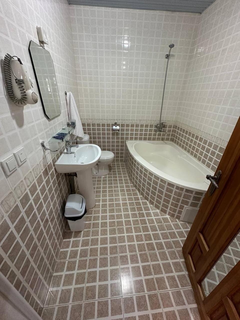 Shoxtut Boutique Hotel Buchara Buitenkant foto